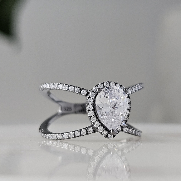 Charmed Aroma Black Gold Pear Gemstone ring, 925 Sterling Silver - Picture 5 of 7